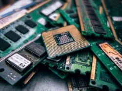 Italia e Intel (intc.us) intendono raggiungere un accordo di fabbrica di chip da 5 miliardi di dollari USA